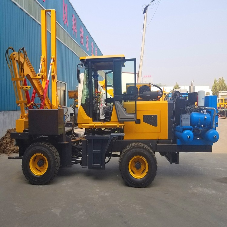 廠家專銷打樁機(jī)，裝載機(jī)改裝公路護(hù)欄打樁機(jī)